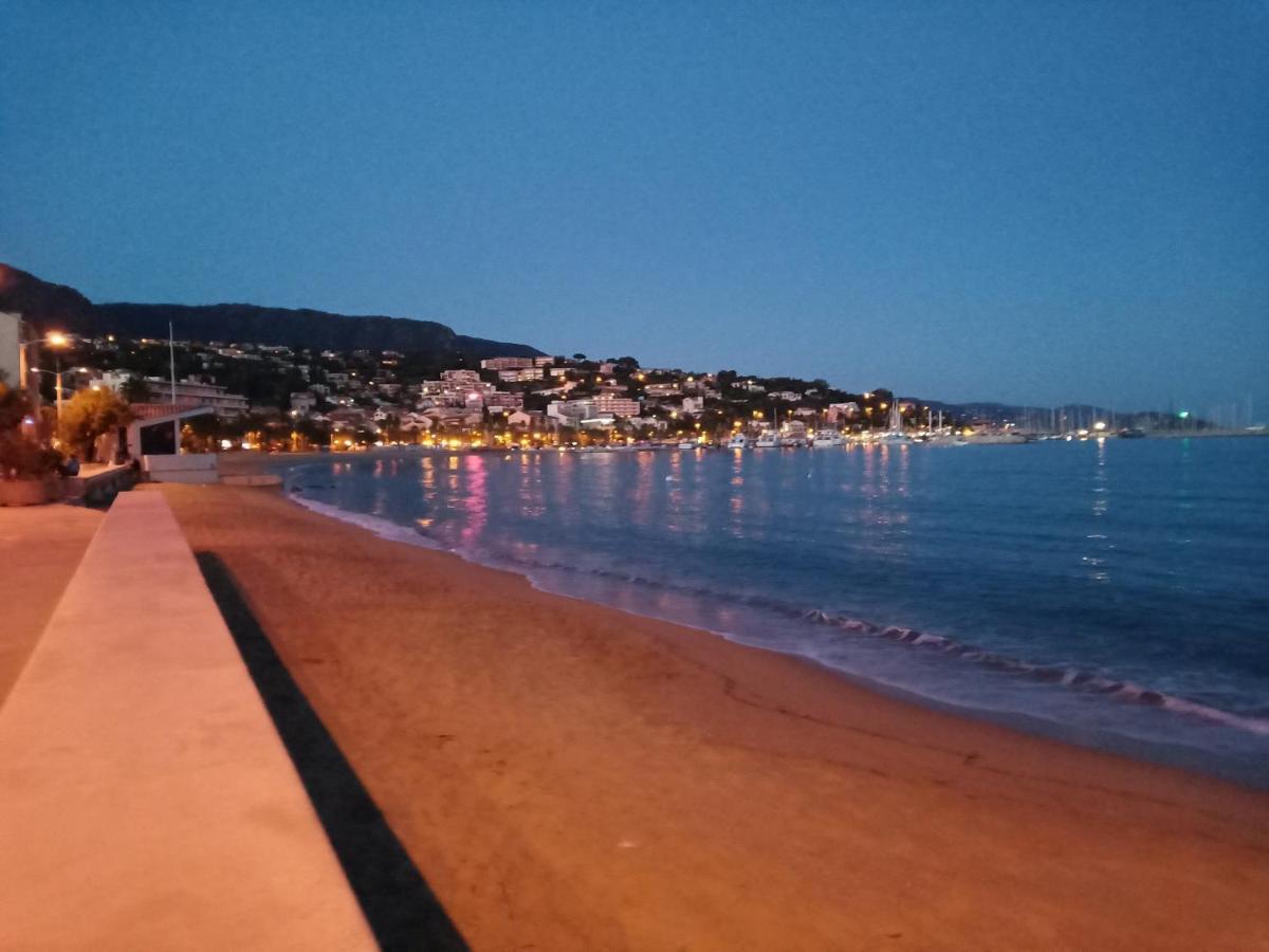 Face Mer Entre Plage Et Marina Bormes-les-Mimosas Exterior foto